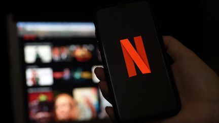 Netflix comptait,&nbsp;fin 2020, plus de 200 millions d'abonnés dans le monde (illustration). (OLIVIER DOULIERY / AFP)