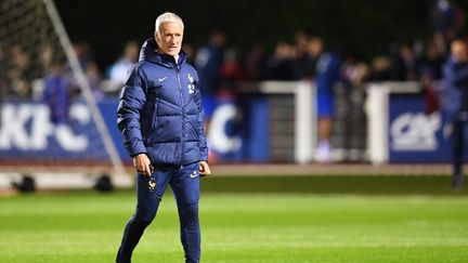 Le sélectionneur de l'équipe de France de football, Didier Deschamps,&nbsp;au centre d'entrainement de Clairefontaine, le 15 novembre 2022.&nbsp; (BERTRAND GUAY / AFP)