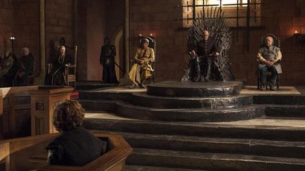 La salle du trône a été reconstituée pour l"exposition "Game of Thrones" 
 (HBO)