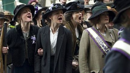 Carey Mulligan et Helena Bonham Carter dans "Les Suffragettes"
 (Pathé Distribution)