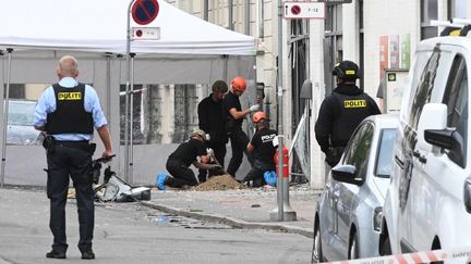 La police scientifique inspecte les lieux de l'explosion, à Hermodsgade (Copenhague) le 10 août 2019 (PHILIP DAVALI / RITZAU SCANPIX)