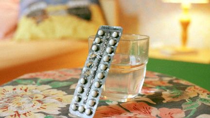 Photo d'une plaquette de pillule contraceptive&nbsp;prise le 18 d&eacute;cembre 1997 &agrave; Caen (Calvados). (MYCHELE DANIAU / AFP)