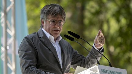 L'indépendantiste Carles Puigdemont lors d'un meeting à Amelie-les-Bains (Pyrénées-Orientales) le 27 juillet 2024. (LORENA SOPENA / NURPHOTO / AFP)