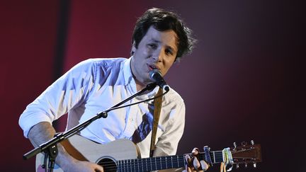 Le chanteur Vianney est l'invité de Philippe Vandel (BERTRAND GUAY / AFP)