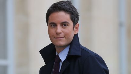 Gabriel Attal, secrétaire d'Etat auprès du Ministre de l'Education nationale et de la Jeunesse arrive à l'Elysée le 15 janvier 2020.&nbsp; (LUDOVIC MARIN / AFP)