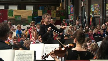 Un élève dirige l'orchestre de Picardie le temps de la rentrée en musique
 (France 3 / Culturebox)