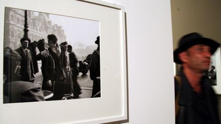 Le baiser de l'Hôtel de Ville lors d'une précédente exposition à Paris (MAXPPP)