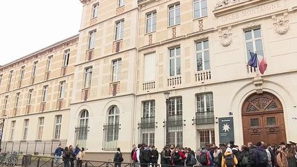 Paris : une enseignante violemment agressée au lycée Montaigne