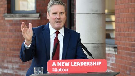 &nbsp;Keir Starmer lors d'un discours,&nbsp;le 22 septembre 2020, à&nbsp;Doncaster, au Royaume-Uni. (STEFAN ROUSSEAU / AFP)