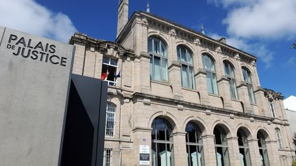 Le palais de justice de Vannes (Morbihan). (FRED TANNEAU / AFP)