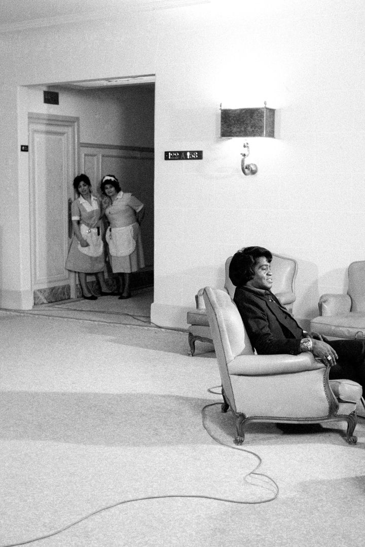 James Brown à l'hôtel Royal Monceau, Paris, en 1986. (CLAUDE GASSIAN)