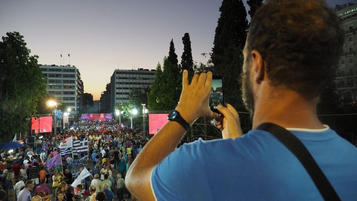 &nbsp; (Huits mois après les élections, Alexis Tsipras attire toujours les foules © RF / Jean-Marie Porcher)