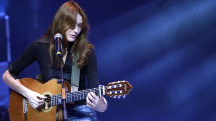 Carla Bruni à Paris (25 septembre 2013)
 (Eric Feferberg / AFP)