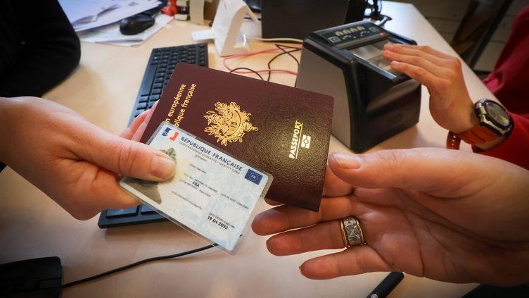 Interview for a passport and identity card application, in Giromagny (Territoire de Belfort), May 4, 2022. (MICHAEL DESPREZ / MAXPPP)