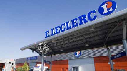 &nbsp; (Une enseigne Leclerc à Templeuve, dans le Nord © MAXPPP)