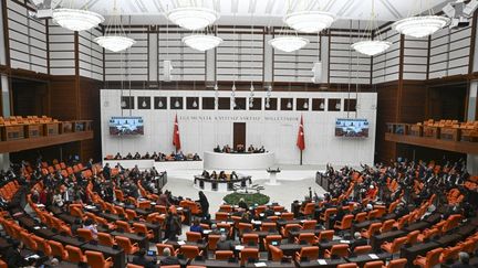 Le Parlement turc pendant la session de vote sur l'adhésion de la Suède à l'Otan, le 23 janvier 2024. (METIN AKTAS / ANADOLU / AFP)