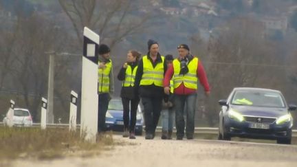 "Gilets jaunes" : ils marchent vers Paris pour apporter leurs doléances