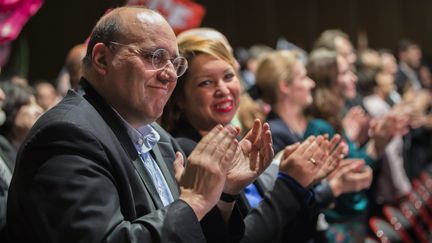 Julien Dray, vice-président PS sortant de la région Ile-de-France, a estimé à l'issue du second tour des élections régionales que s'ouvrait une "nouvelle période politique" pour son parti.