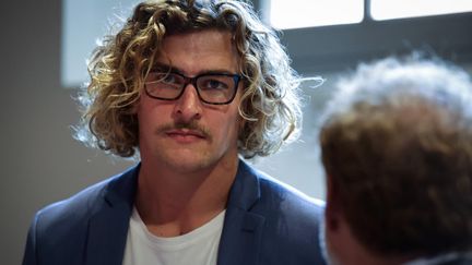 Le rugbyman Bastien Chalureau, le 14 novembre 2023, à la cour d'appel de Toulouse, le 14 novembre 2023. (VALENTINE CHAPUIS / AFP)