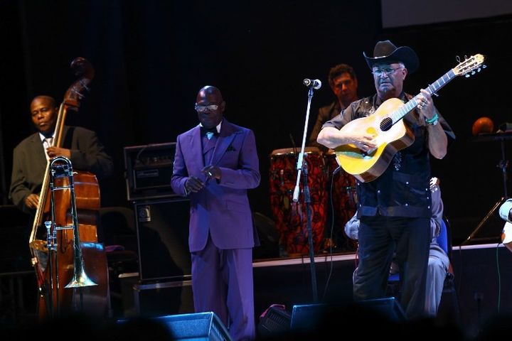 Eliades Ochoa et le Buena Vista Social Club en concert en Turquie en 2015. 
 (EVREN ATALAY / ANADOLU AGENCY)