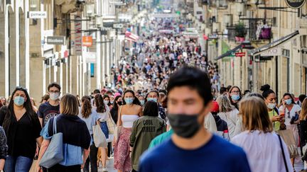 Le port du masque est obligatoire dans le centre-ville de Bordeaux. (BONNAUD GUILLAUME / MAXPPP)