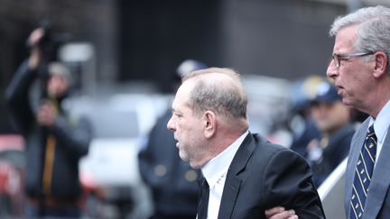 Harvey Weinstein arrive à son procès pour viols et agressions sexuelles à New York (Etats-Unis), le 6 janvier 2020.&nbsp; (TAYFUN COSKUN / ANADOLU AGENCY / AFP)