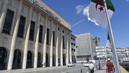 Le parlement a adopté la réforme constitutionnelle sur laquelle les électeurs algériens devront se prononcer le 1er novembre 2020. (RYAD KRAMDI / AFP)