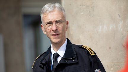 Le préfet de police de Paris Didier Lallement devant la gare de l'Est, à Paris, le 10 mai 2020. (THOMAS SAMSON / POOL)