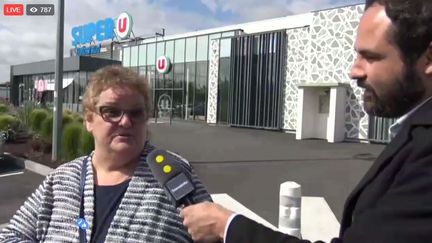 Une électrice de Belbéraud commente le débat d'entre-deux-tours au micro franceinfo de Julian Colling.&nbsp; (Capture d'écran Facebook)