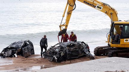 &nbsp; (Depuis dimanche dernier, les secours ont multiplié les recherches dans les parkings et en bord de mer, comme ici à Cannes © MaxPPP)