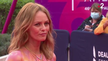 Vanessa Paradis :&nbsp;"Le&nbsp;cinéma, comme la culture, est vital au monde entier" (France 2)