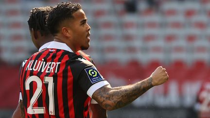 Justin Kluivert, buteur pour Nice face à Angers, le 20 février 2022. (VALERY HACHE / AFP)