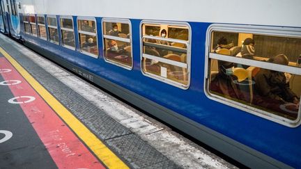 Un RER D en gare de Lyon, à Paris, le 12 mai 2020. (BENJAMIN GIRETTE / HANS LUCAS / AFP)