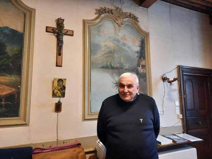 Father Bernard is the superior of this community "Our Lady Missionary Family"which has 155 members throughout France, 30 to 40 of whom live year-round in Saint-Pierre-de-Colombier (AGATHE MAHUET/FRANCEINFO)