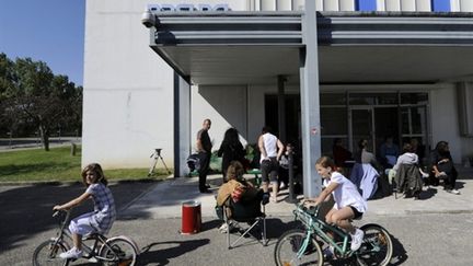 Des salariés de Lejaby occupant le siège de Lejaby à Rillieux-la-Pape, près de Lyon, le 19 septembre 2010 (AFP - PHILIPPE DESMAZES)