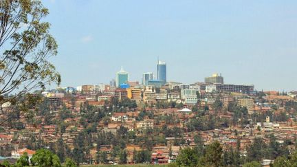 Le centre-ville de Kigali, depuis la colline de Gisozi. (Pauline Landais-Barrau)