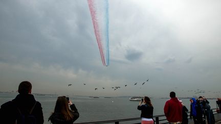 La Patrouille de France, au-dessus de New York, le 25 mars 2017. (EDUARDO MUNOZ ALVAREZ / AFP)