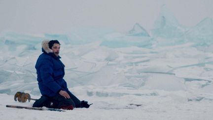 Raphaël Personnaz dans les étendues glacées de la Sibérie.
 (2016 NORD-OUEST FILMS)