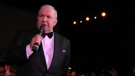 Frank Sinatra Junior en concert en 2010 à Beverly Hills.
 (Charley Gallay / GETTY IMAGES NORTH AMERICA / AFP)