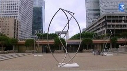 Les sculptures monumentales de Vincent Treu au coeur de la Défense
 (Culturebox)