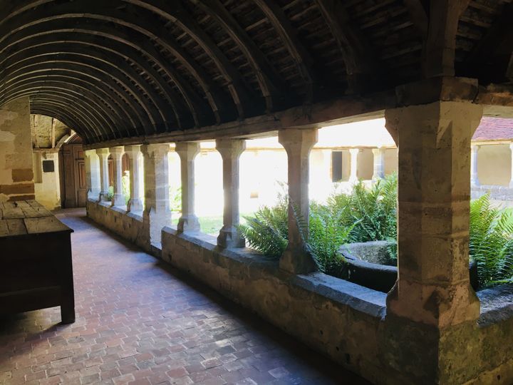 Le cloître de Mortagne-au-Perche. (INGRID POHU / RADIO FRANCE)