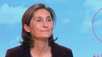 Mercredi 23 novembre, Amélie Oudéa-Castéra, ministre des Sports et des Jeux olympiques et paralympiques, est l'invitée des "4 Vérités" sur France 2. (FRANCE 2)