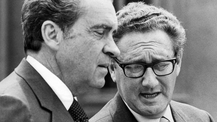 Le président américain Richard Nixon et le conseiller à la Défense nationale Henry Kissinger, en mai 1972 à Salzbourg (Autriche). (AFP FILES / AFP)