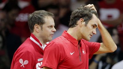 &nbsp; (Roger Federer se dit prêt à jouer pendant les trois jours, son capitaine Séverin Lüthi doit décider ©  Christophe Ena/AP/SIPA)