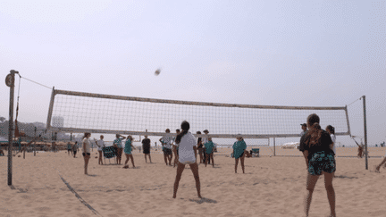 le beach-volley, des plages californiennes aux Jeux olympiques (France 2)