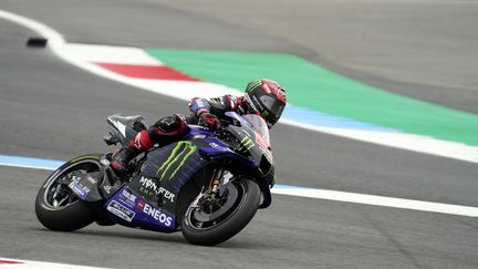 Fabio Quartararo sur sa Yamaha le 25 juin 2021. (GIGI SOLDANO / DPPI via AFP)