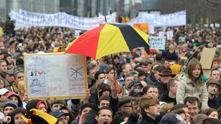 Marche de "la honte" à Bruxelles, pour protester contre une crise politique qui s'éternise (23/01/2011) (AFP / Julien Warnand)