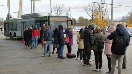 Covid-19 : l’Autriche reconfine sa population et impose la vaccination (France 3)