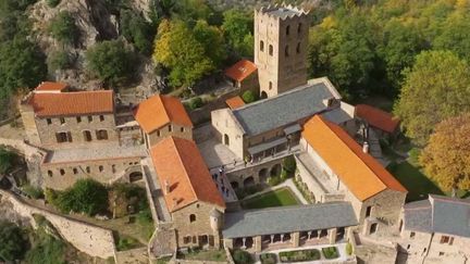 Patrimoine : l'Abbaye de Saint-Martin du Canigou, un havre de paix au pied des Pyrénées (FRANCE 2)