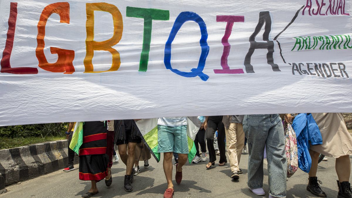 Gay, mais pas trop” : quand le mouvement LGBT regrette sa propre  normalisation